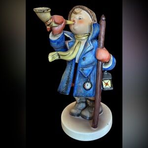 Hummel Goebel “Hear Ye, Hear Ye” 15/1 Figurine